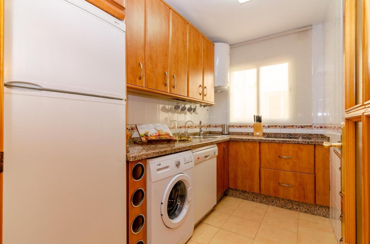 Wintowinrentals Pool, Sunny Side & Free Parking. Apartment